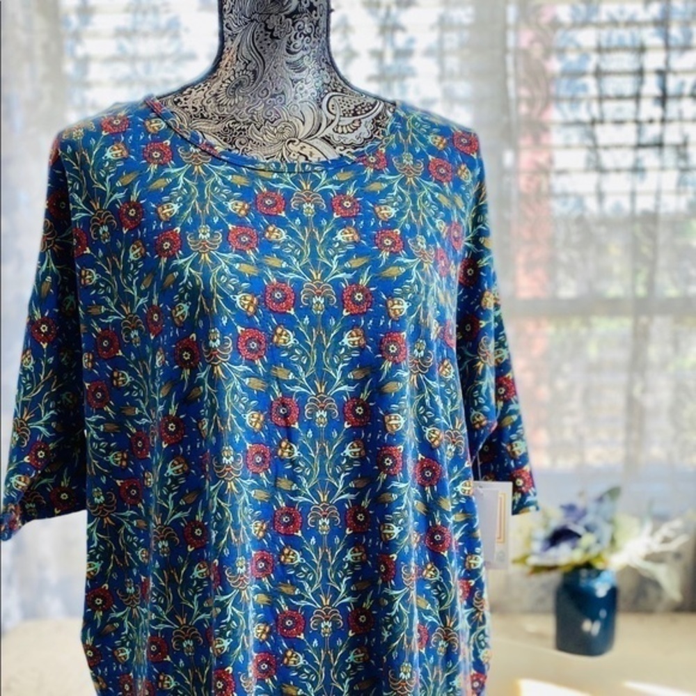NWT LuLaRoe Blue Floral Pattern Irma Tunic - Picture 2 of 5